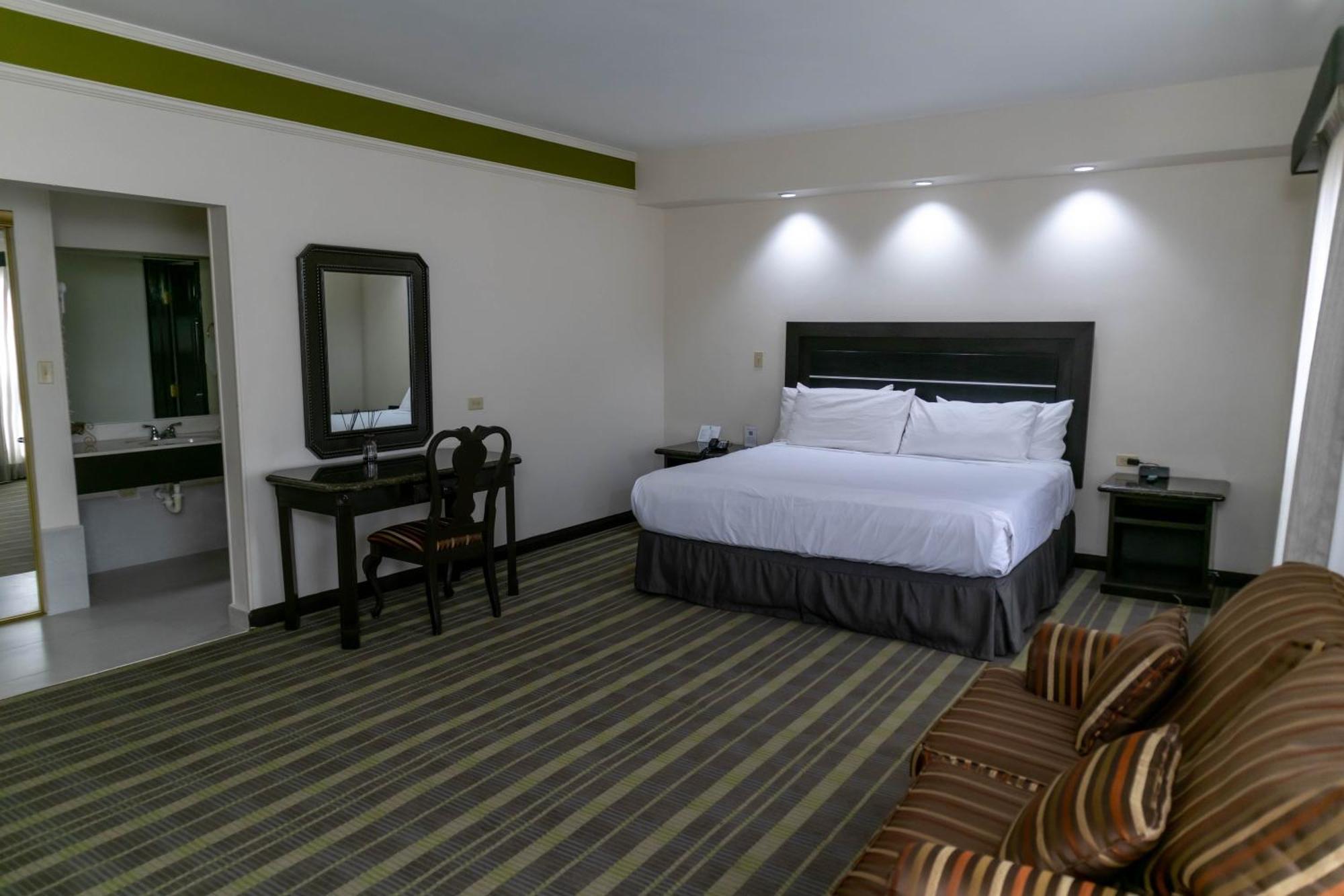 Best Western Hotel Plaza Matamoros מראה חיצוני תמונה