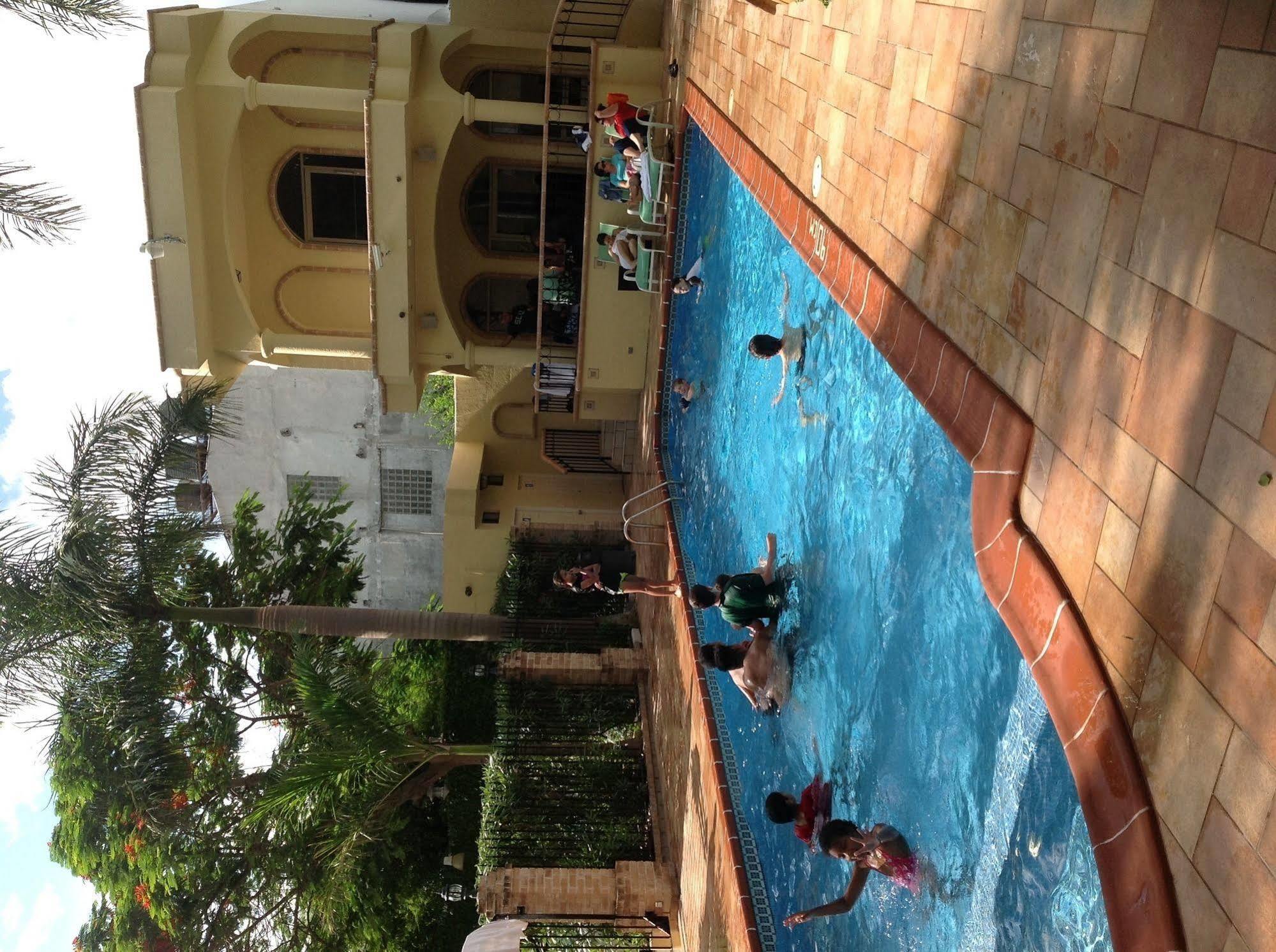Best Western Hotel Plaza Matamoros מראה חיצוני תמונה